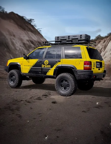 caja-baul-estanco-128-litros-negro (3).webp